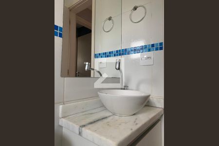 Banheiro 1 de apartamento para alugar com 2 quartos, 56m² em Centro, Guarulhos