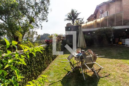 Casa de condomínio à venda com 350m², 4 quartos e 5 vagas Casa de condomínio à venda com 350m², 4 quartos e 5 vagasQuintal