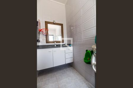 Casa de condomínio à venda com 350m², 4 quartos e 5 vagas Casa de condomínio à venda com 350m², 4 quartos e 5 vagasBanheiro da Suíte 2