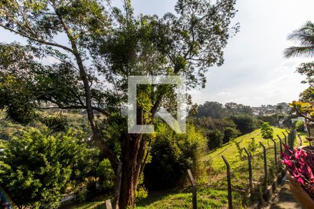 Casa de condomínio à venda com 350m², 4 quartos e 5 vagas Casa de condomínio à venda com 350m², 4 quartos e 5 vagasQuintal