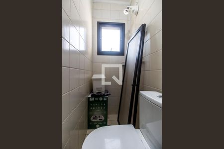 Casa de condomínio à venda com 350m², 4 quartos e 5 vagas Casa de condomínio à venda com 350m², 4 quartos e 5 vagasBanheiro de serviço