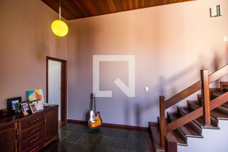 Casa de condomínio à venda com 350m², 4 quartos e 5 vagas Casa de condomínio à venda com 350m², 4 quartos e 5 vagasSala 2