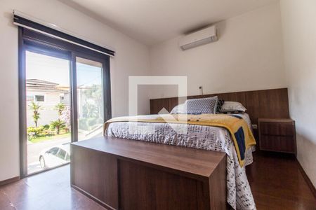 Casa de condomínio à venda com 350m², 4 quartos e 5 vagas Casa de condomínio à venda com 350m², 4 quartos e 5 vagasSuíte master