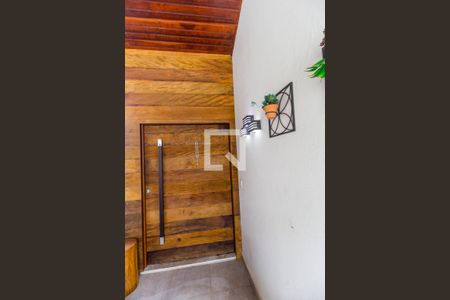 Casa de condomínio à venda com 350m², 4 quartos e 5 vagas Casa de condomínio à venda com 350m², 4 quartos e 5 vagasEntrada