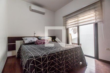 Casa de condomínio à venda com 350m², 4 quartos e 5 vagas Casa de condomínio à venda com 350m², 4 quartos e 5 vagasQuarto 3