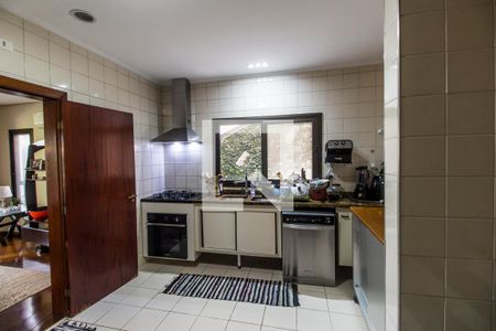 Casa de condomínio à venda com 350m², 4 quartos e 5 vagas Casa de condomínio à venda com 350m², 4 quartos e 5 vagasCozinha