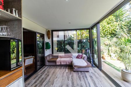 Casa de condomínio à venda com 350m², 4 quartos e 5 vagas Casa de condomínio à venda com 350m², 4 quartos e 5 vagasVaranda gourmet