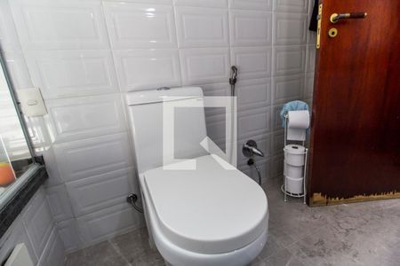 Casa de condomínio à venda com 350m², 4 quartos e 5 vagas Casa de condomínio à venda com 350m², 4 quartos e 5 vagasBanheiro da Suíte 1