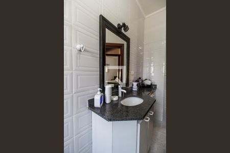 Casa de condomínio à venda com 350m², 4 quartos e 5 vagas Casa de condomínio à venda com 350m², 4 quartos e 5 vagasBanheiro