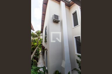 Casa de condomínio à venda com 350m², 4 quartos e 5 vagas Casa de condomínio à venda com 350m², 4 quartos e 5 vagasCorredor