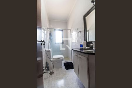 Casa de condomínio à venda com 350m², 4 quartos e 5 vagas Casa de condomínio à venda com 350m², 4 quartos e 5 vagasBanheiro