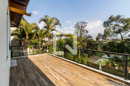 Casa de condomínio à venda com 350m², 4 quartos e 5 vagas Casa de condomínio à venda com 350m², 4 quartos e 5 vagasVaranda