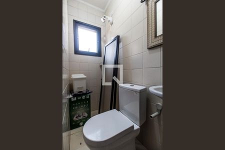 Casa de condomínio à venda com 350m², 4 quartos e 5 vagas Casa de condomínio à venda com 350m², 4 quartos e 5 vagasBanheiro de serviço