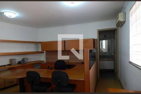 Casa à venda com 4 quartos, 200m² em Vila Madalena, São Paulo