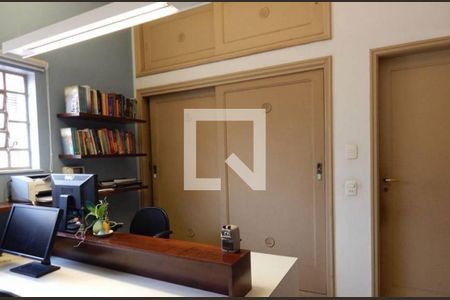 Casa à venda com 4 quartos, 200m² em Vila Madalena, São Paulo