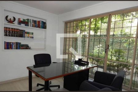 Casa à venda com 4 quartos, 200m² em Vila Madalena, São Paulo