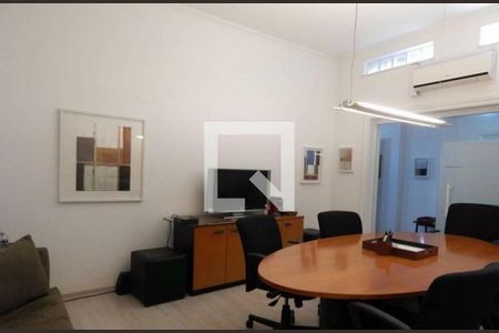 Casa à venda com 200m², 4 quartos e 2 vagas