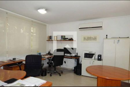 Casa à venda com 200m², 4 quartos e 2 vagas