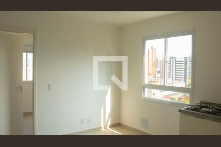 Sala e cozinha de apartamento para alugar com 2 quartos, 35m² em Sé, São Paulo