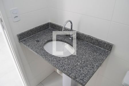 Banheiro de apartamento para alugar com 2 quartos, 35m² em Parada Inglesa, São Paulo