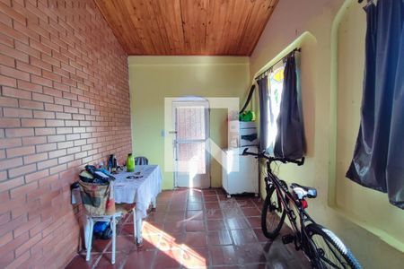 Casa à venda com 70m², 3 quartos e 5 vagasComôdo Extra