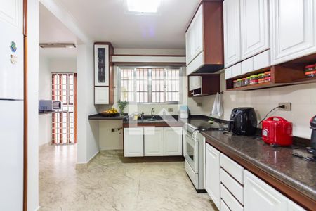 Casa à venda com 351m², 4 quartos e 3 vagasCozinha 