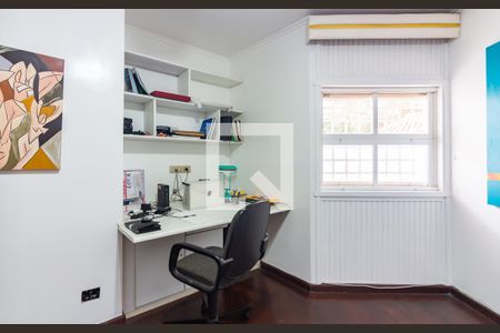 Casa à venda com 351m², 4 quartos e 3 vagasQuarto 2