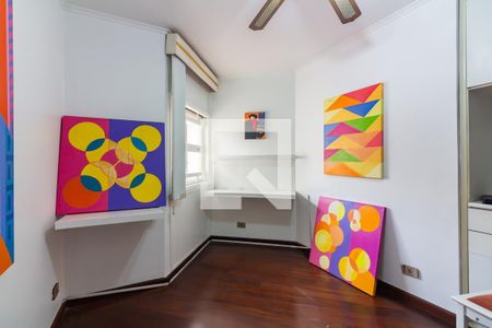 Casa à venda com 351m², 4 quartos e 3 vagasQuarto 