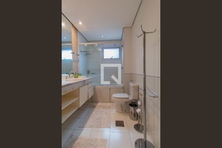 Apartamento à venda com 142m², 2 quartos e 3 vagasBanheiro do Quarto 1