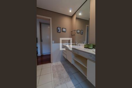 Apartamento à venda com 142m², 2 quartos e 3 vagasBanheiro do Quarto 1