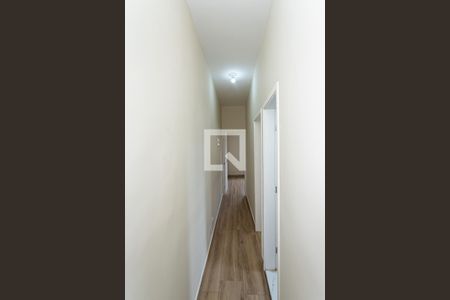 Corredor de casa para alugar com 3 quartos, 110m² em Vila Ester (zona Norte), São Paulo