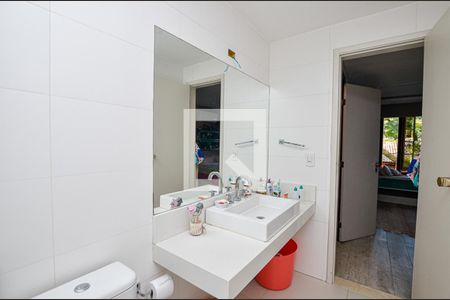 Casa para alugar com 390m², 4 quartos e 2 vagas Casa para alugar com 390m², 4 quartos e 2 vagasBanheiro da Suíte