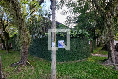 Casa para alugar com 390m², 4 quartos e 2 vagas Casa para alugar com 390m², 4 quartos e 2 vagasFachada