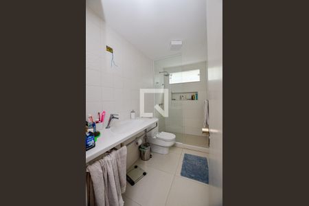 Casa para alugar com 390m², 4 quartos e 2 vagas Casa para alugar com 390m², 4 quartos e 2 vagasBanheiro Social