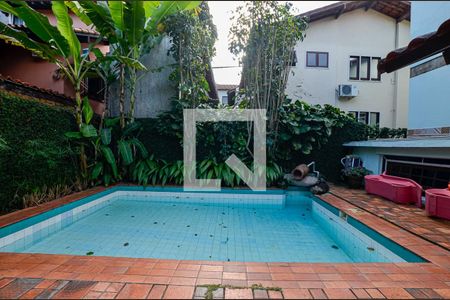 Casa para alugar com 390m², 4 quartos e 2 vagas Casa para alugar com 390m², 4 quartos e 2 vagasÁrea externa