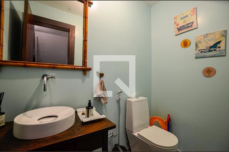 Casa para alugar com 390m², 4 quartos e 2 vagas Casa para alugar com 390m², 4 quartos e 2 vagasBanheiro