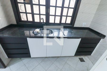 Casa à venda com 296m², 4 quartos e 4 vagasCozinha