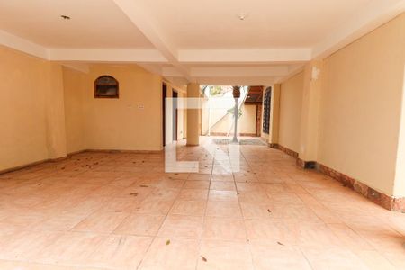 Casa à venda com 296m², 4 quartos e 4 vagasGaragem