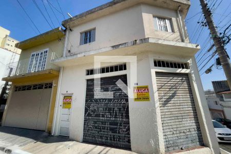 Casa para alugar com 63m², 2 quartos e sem vagaFachada