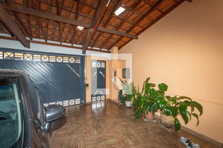 Casa à venda com 153m², 2 quartos e 4 vagas Casa à venda com 153m², 2 quartos e 4 vagasGaragem