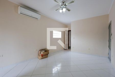 Sala de casa para alugar com 2 quartos, 150m² em Vila Santa Maria, São Paulo