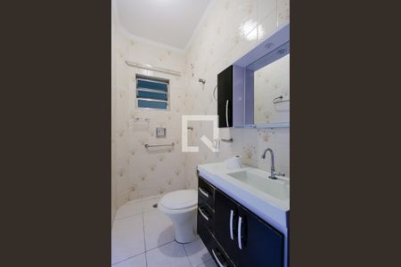 Casa para alugar com 150m², 2 quartos e 4 vagasBanheiro social