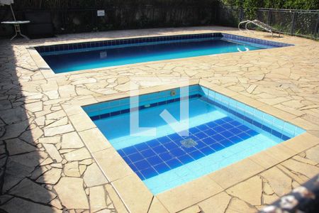 Apartamento para alugar com 72m², 3 quartos e 1 vagaÁrea comum - Piscina