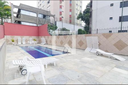Apartamento à venda com 140m², 3 quartos e 1 vaga Apartamento à venda com 140m², 3 quartos e 1 vagaÁrea comum - Piscina