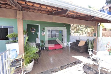 Casa à venda com 360m², 3 quartos e 2 vagasfrente da casa