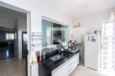 Casa à venda com 360m², 6 quartos e 4 vagasCasa 1 - Cozinha