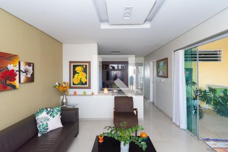 Casa 1 - Sala de Estar de casa à venda com 6 quartos, 360m² em Eldorado, Contagem
