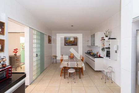 Casa à venda com 360m², 6 quartos e 4 vagasCasa 1 - Cozinha