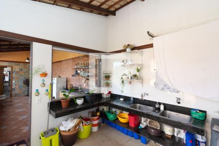 Casa à venda com 360m², 6 quartos e 4 vagasCasa 1 - Área de Serviços