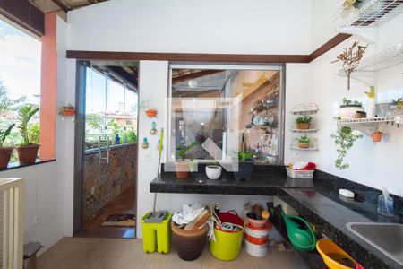 Casa à venda com 360m², 6 quartos e 4 vagasCasa 1 - Área de Serviços